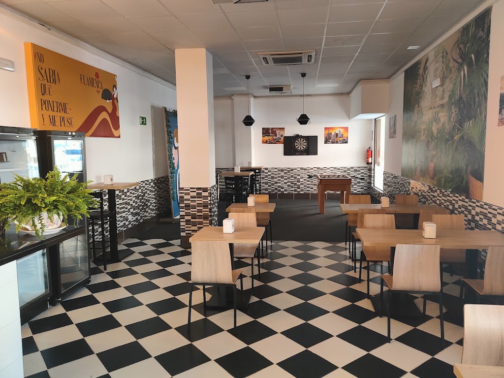 BAR CAFETERIA El FLAMENQUITO — Ambiente