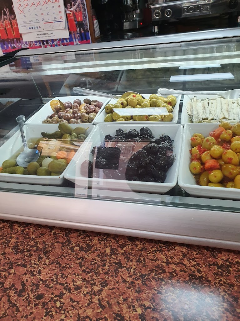 Bar Cafeteria Ximo — Comida y bebida