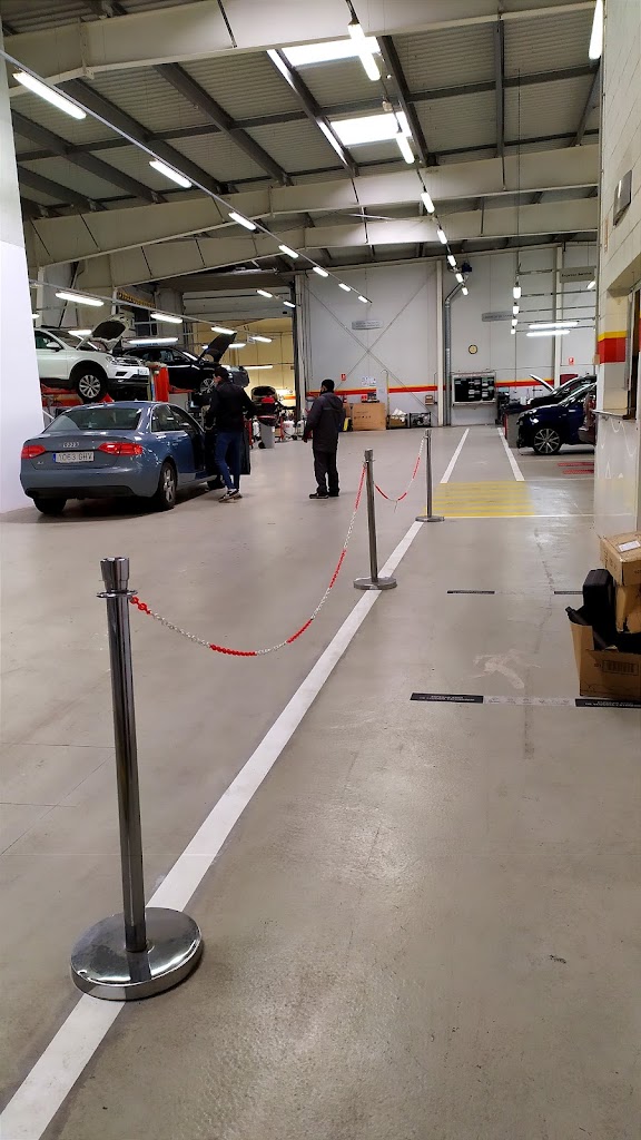 Proauto Figueres - Concessionari oficial SEAT i CUPRA — Interior
