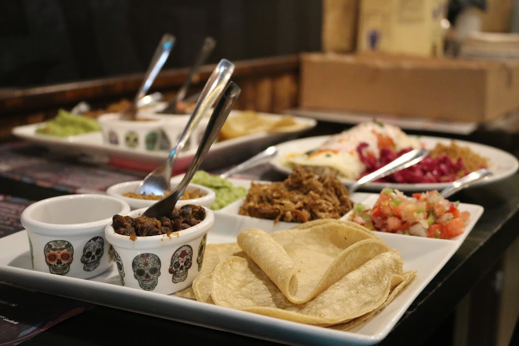 Mezcal Rock Gourmet — Comida y bebida