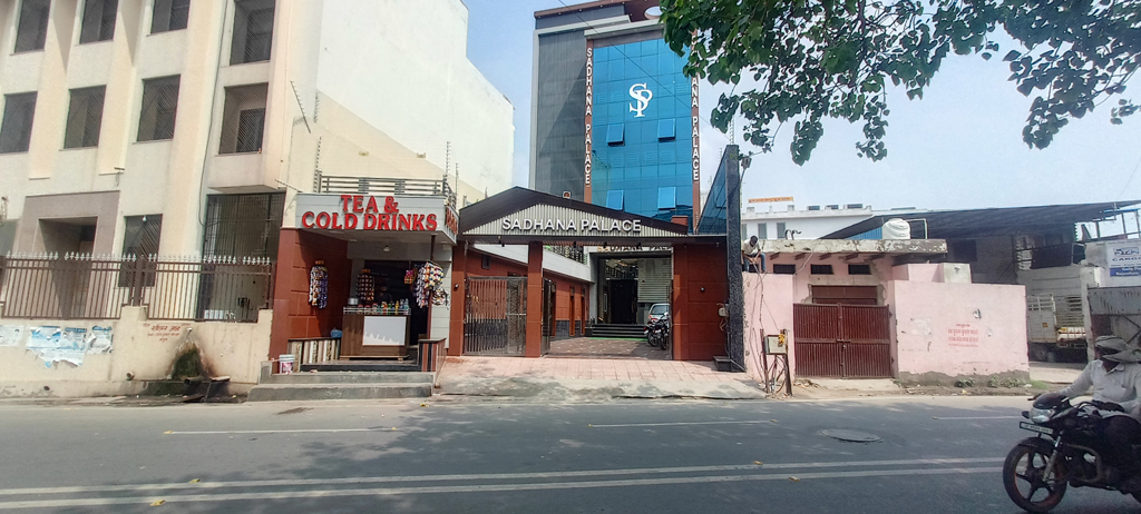 Hotel Sadhana Palace