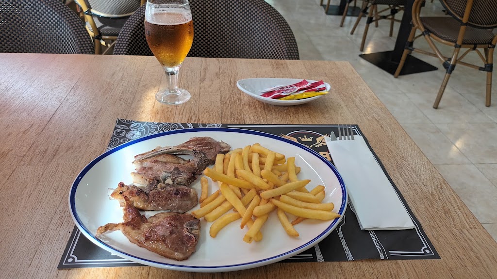 CUBO DE POLLO FRITO — Papas fritas