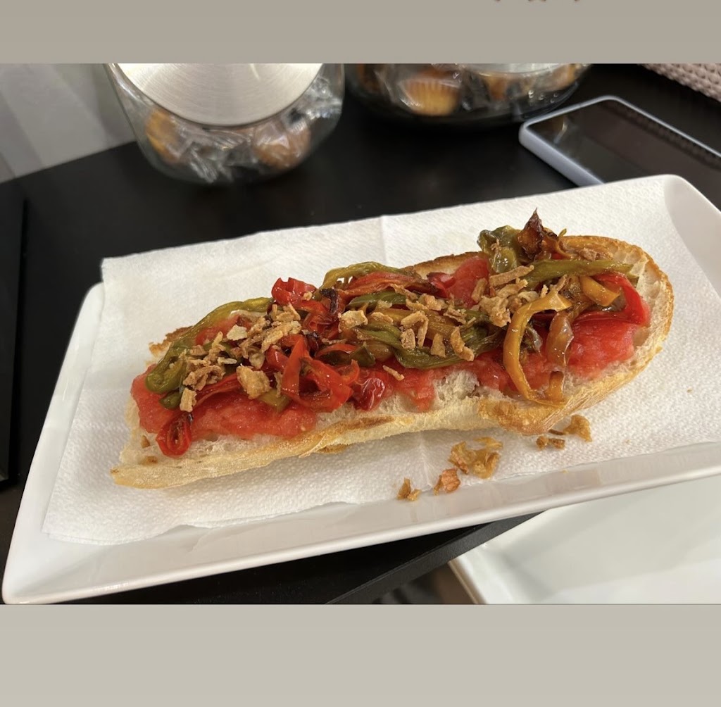 Cafeteria La Felicitat — Comida y bebida