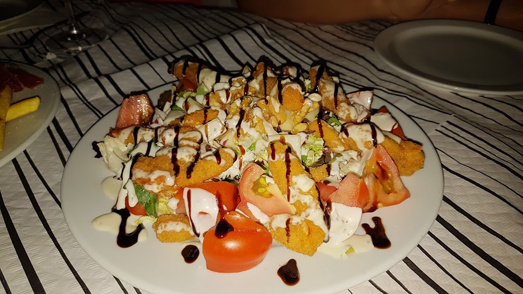 Cerveceria Chema — Comida y bebida