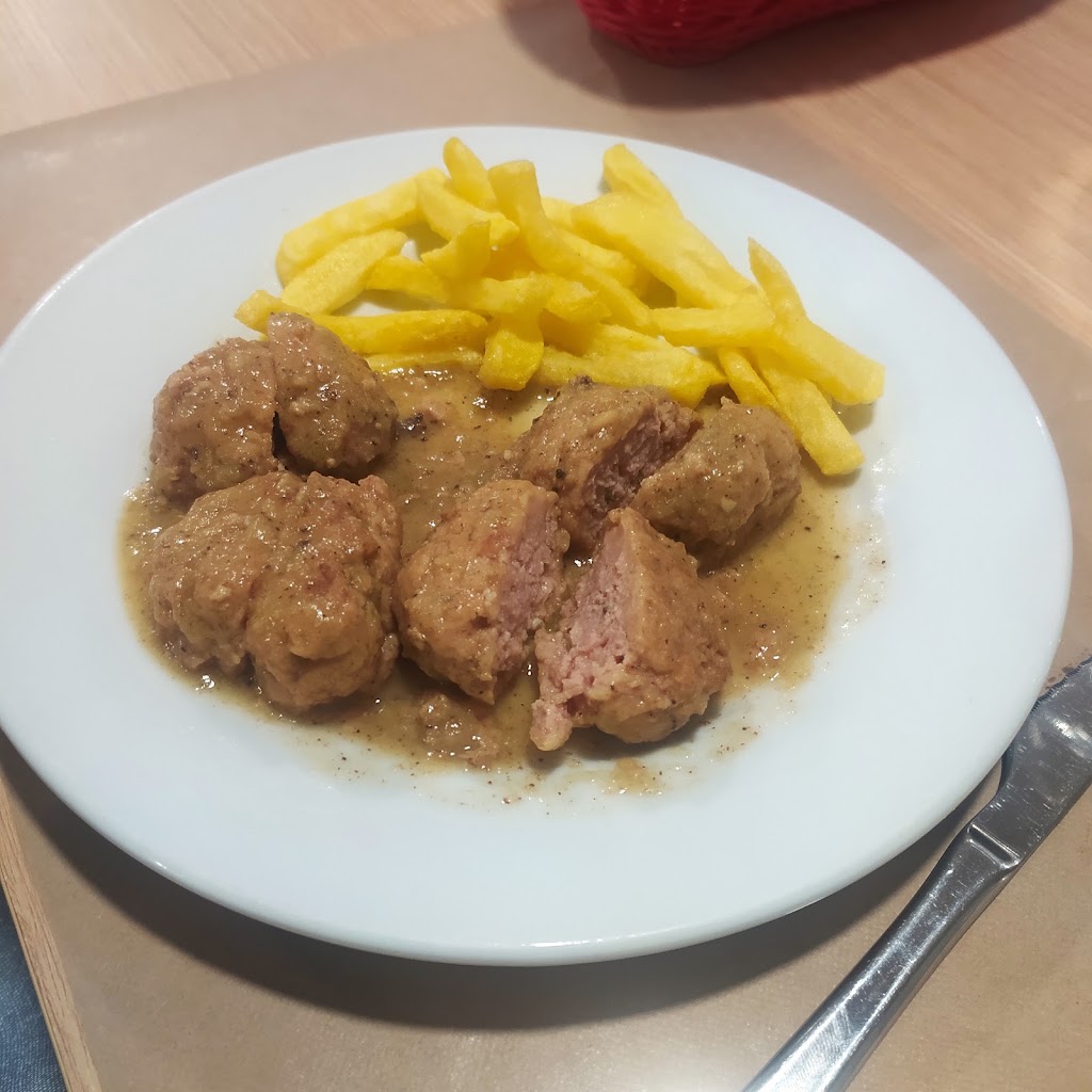 Bar casa julio — Comida y bebida