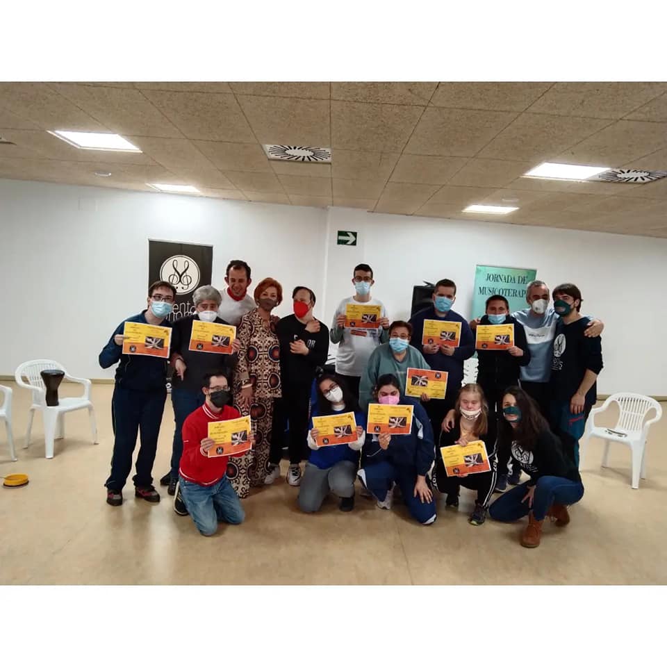 Vientos Sonoros. Ensenanza Musical y Espacio Creativo-Musicoterapia