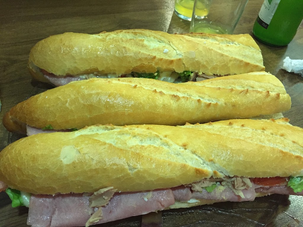 Taberna Izarre — Comida y bebida