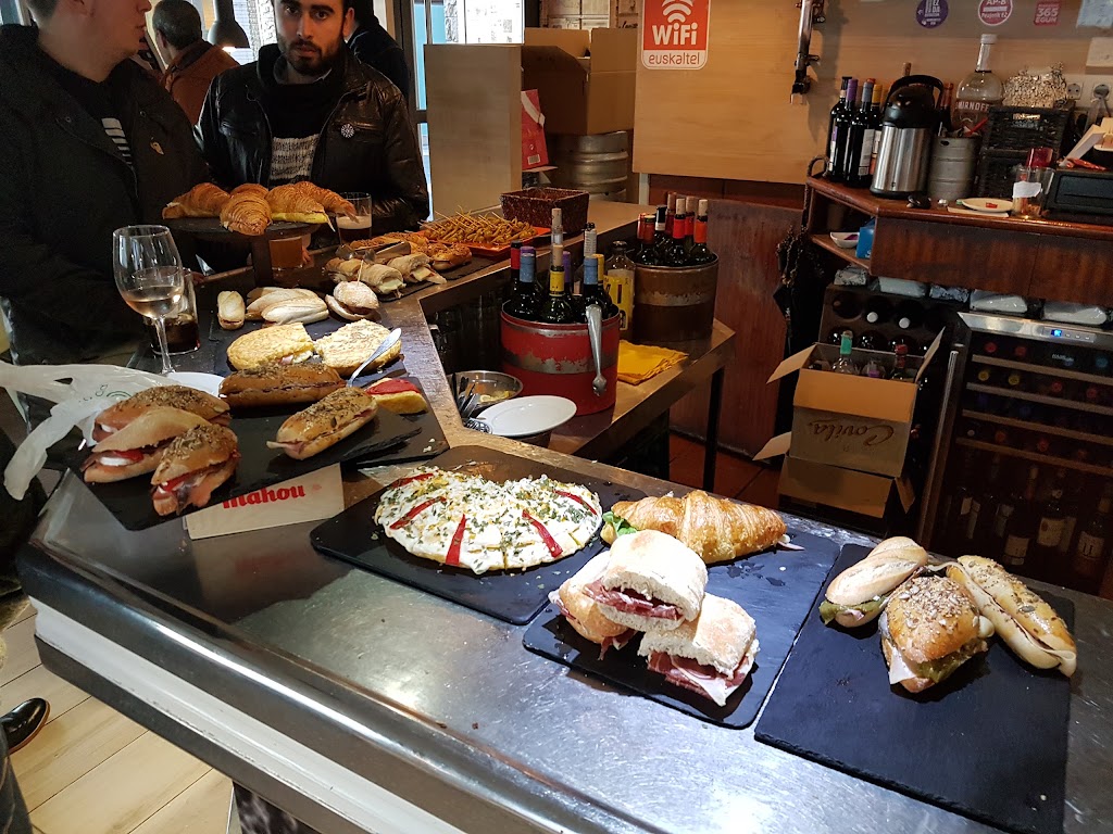 Bar Herga — Comida y bebida