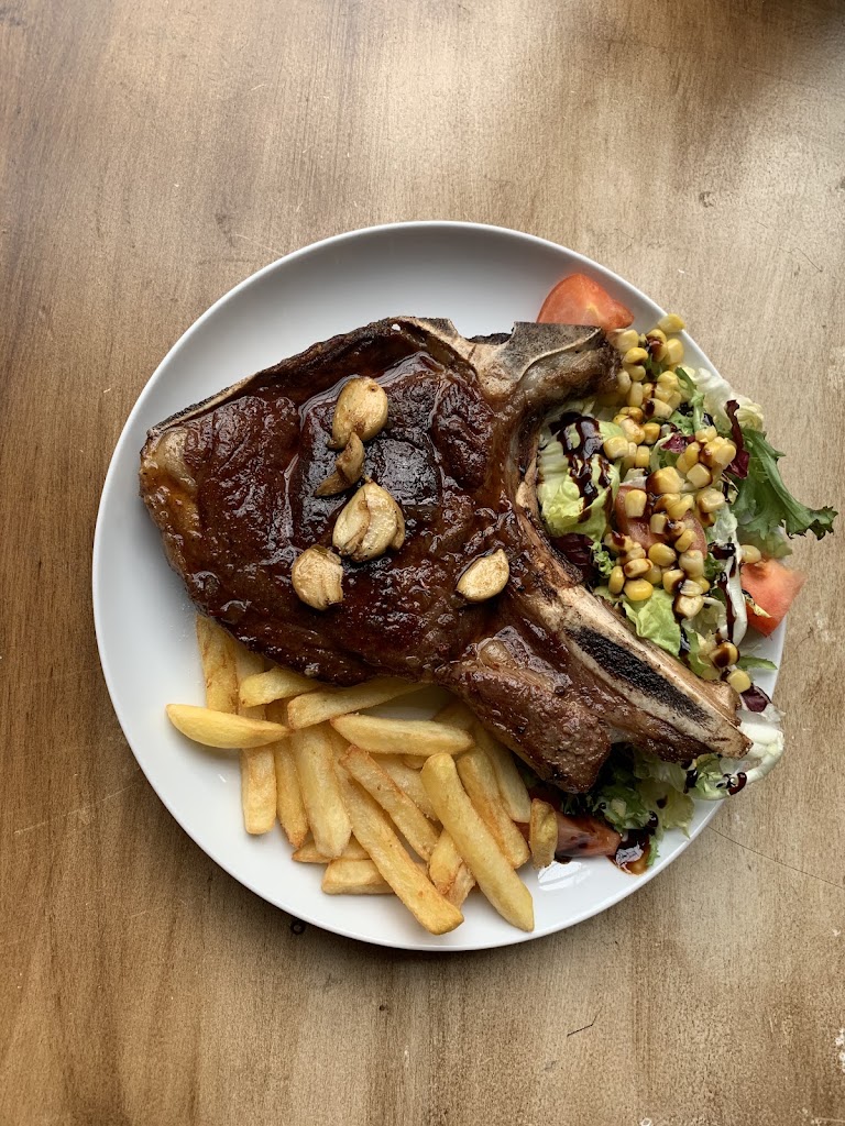Bar Jo — Comida y bebida