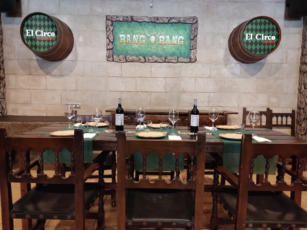 El Meson de Bang Bang — Ambiente