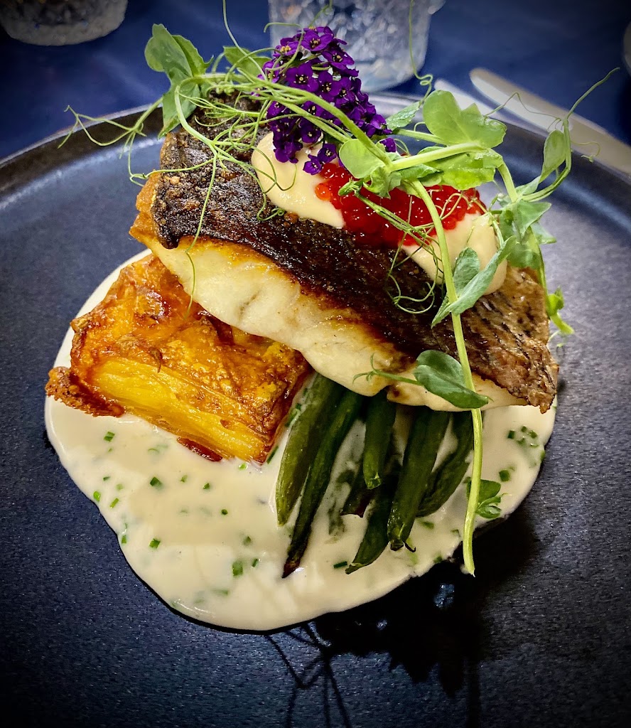 Mucho Mas Restaurante — Comida y bebida