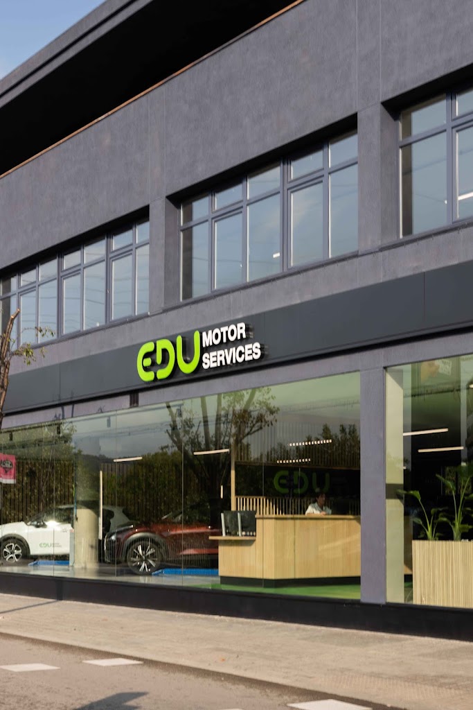 Edu Motor Services Cerdanyola — Exterior