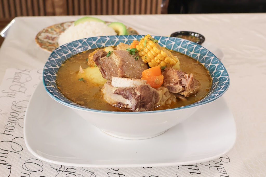 El Rincon de Aidita — Comida y bebida