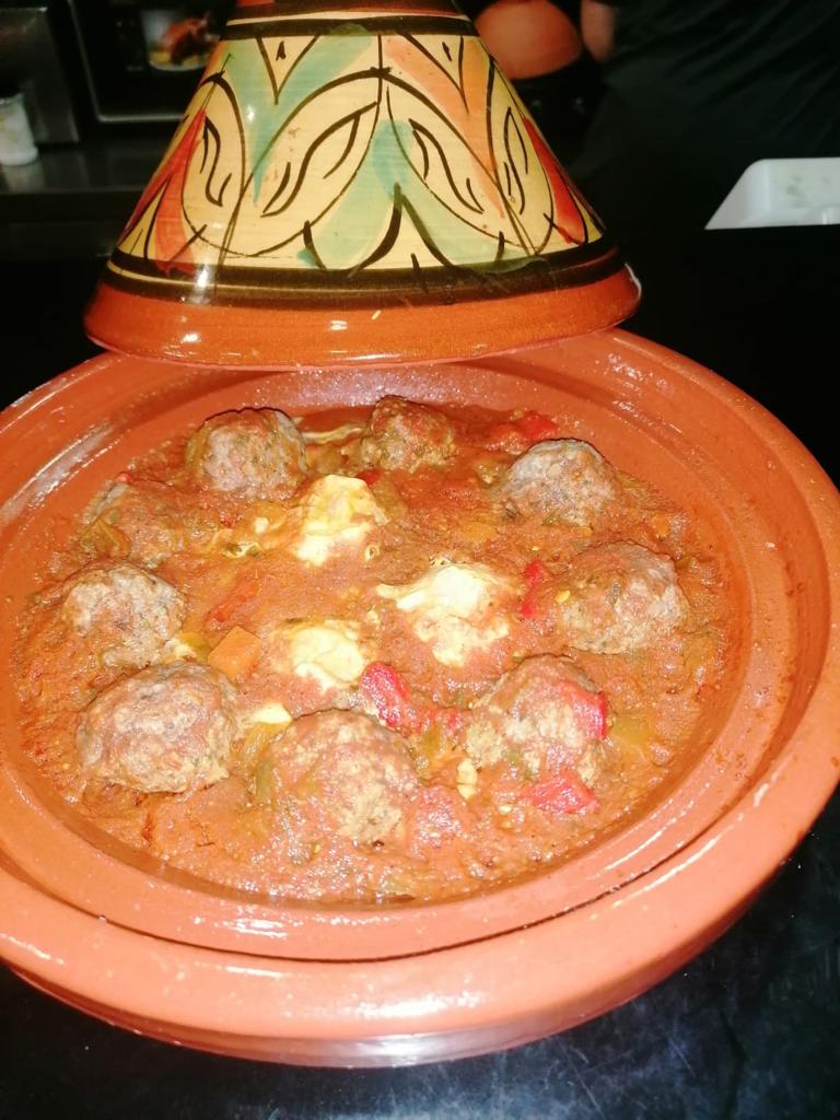 4 germans halal — Comida y bebida