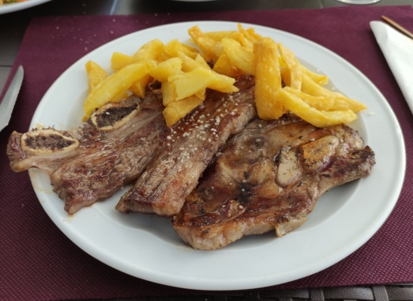 ESTACION AUTOBUSES DE SARRIA,LUGO — Churrasco