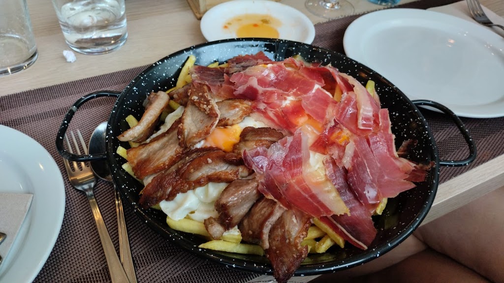 Cerveceria el triunfo Restaurante — Comida y bebida