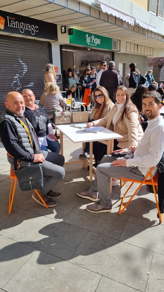 La Pepa Cafe i Vermut — Del propietario