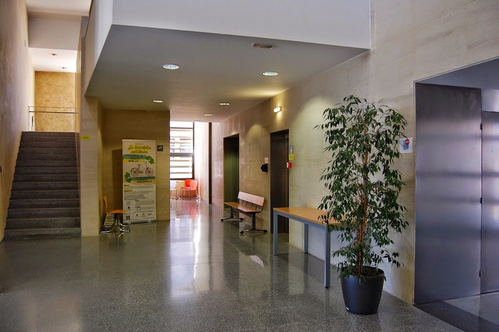 Universitat Rovira i Virgili (Facultat de Turisme i Geografia) — Del propietario