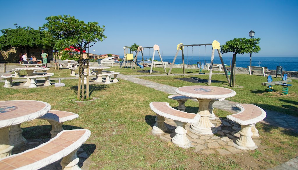 Camping Faro de Higuer