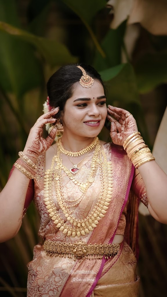 Shemax makeover Hair/skin/Makeup (Bridal makeup artist / Beauty parlour/Beauty salon) Ladies & Kids