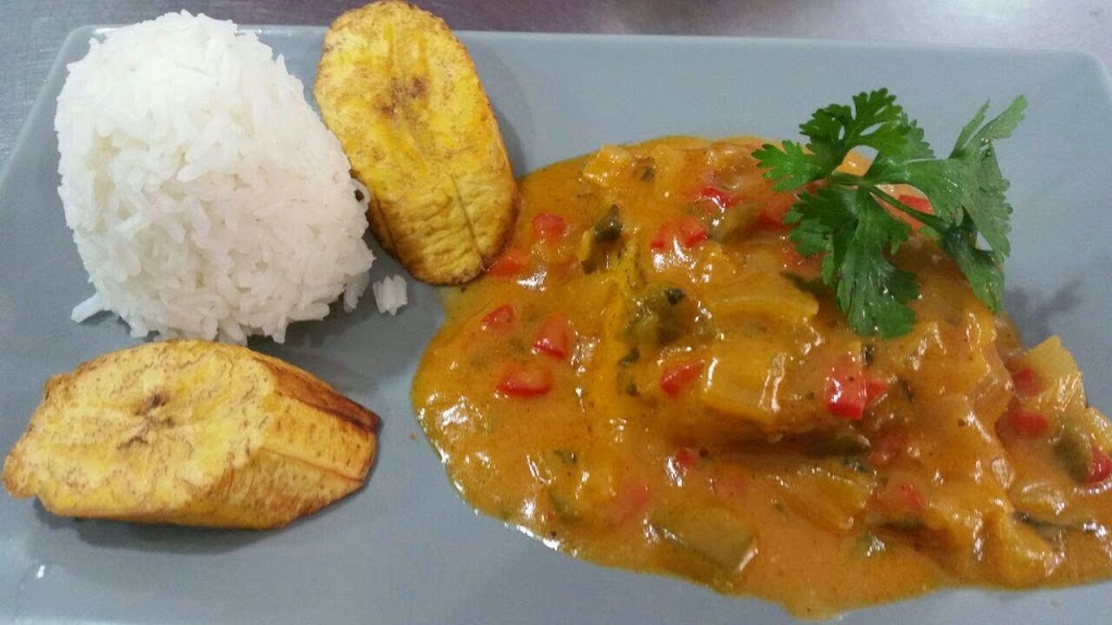 Europa Cafe-Bar. — Comida y bebida