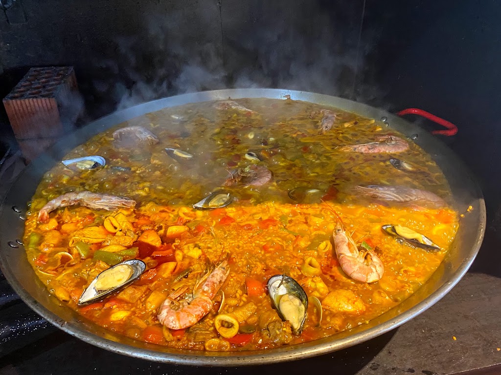 Restaurante Merendero New Rumbo — Comida y bebida