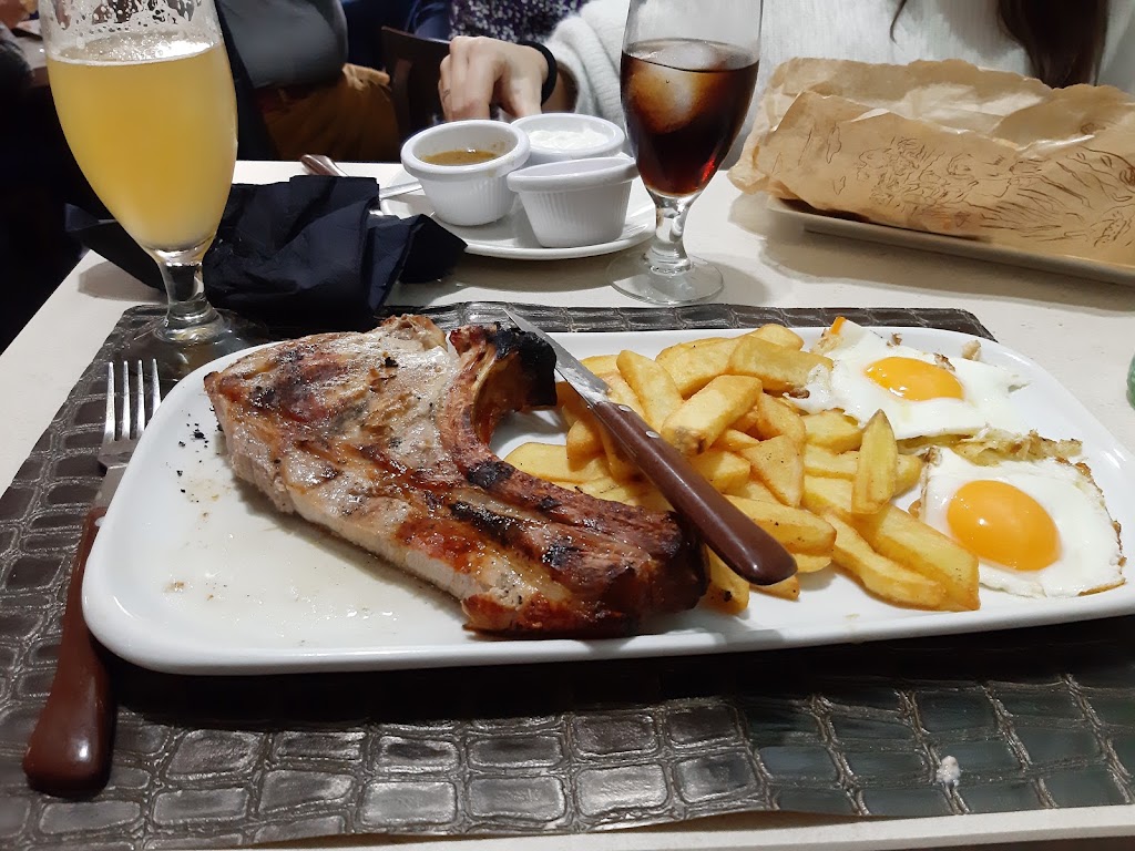 Meson Medina — Comida y bebida