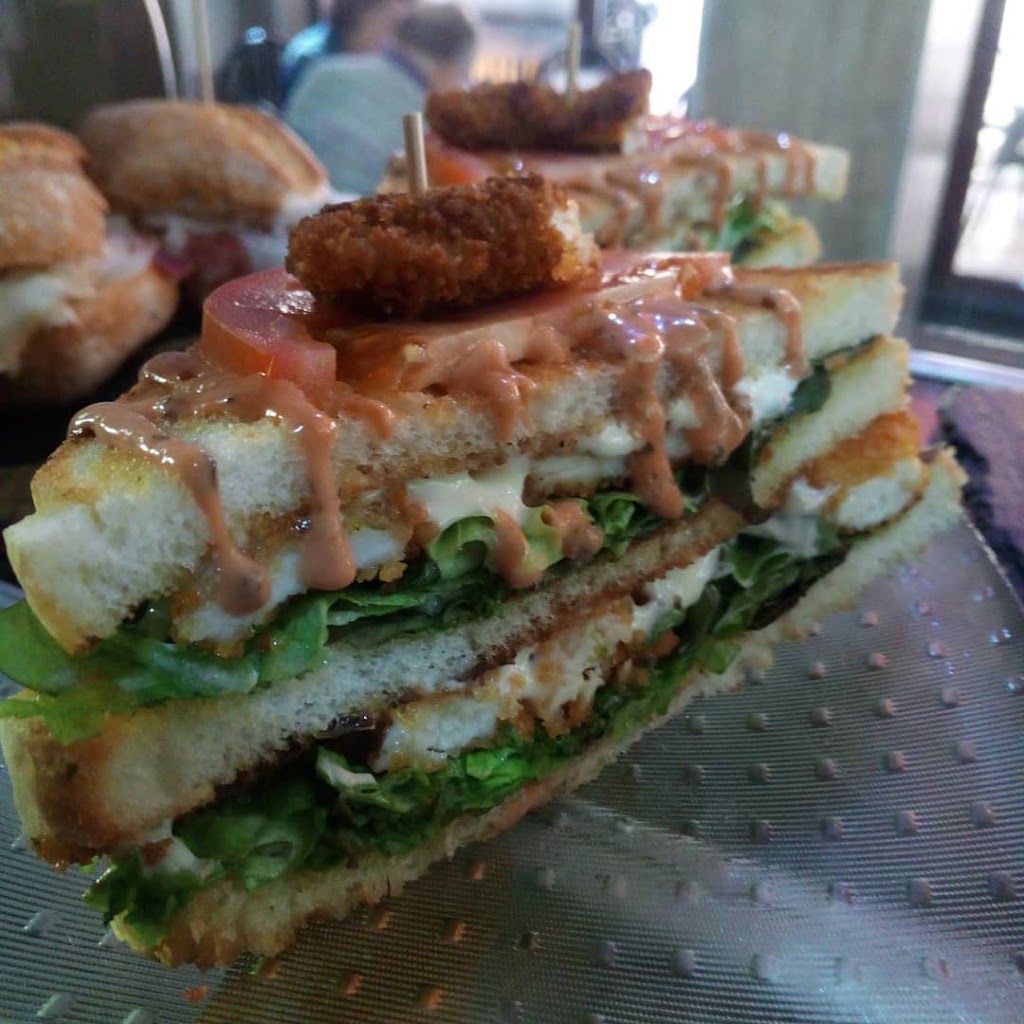 Bar Iparralde — Comida y bebida