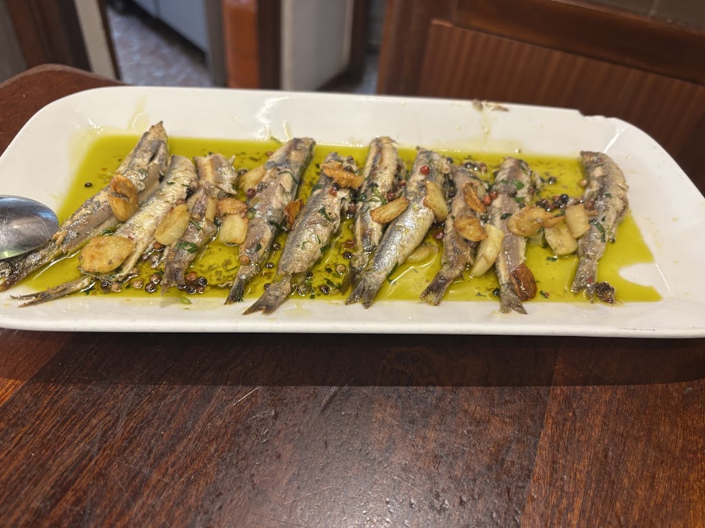 Bar Casa Bote — Comida y bebida
