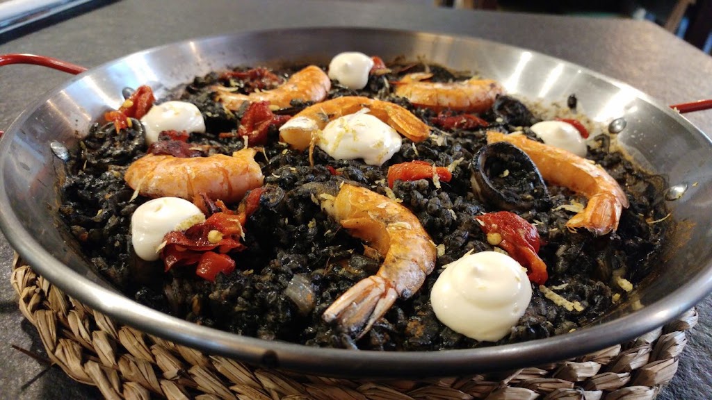 Bar Restaurante Su Beroa — Comida y bebida