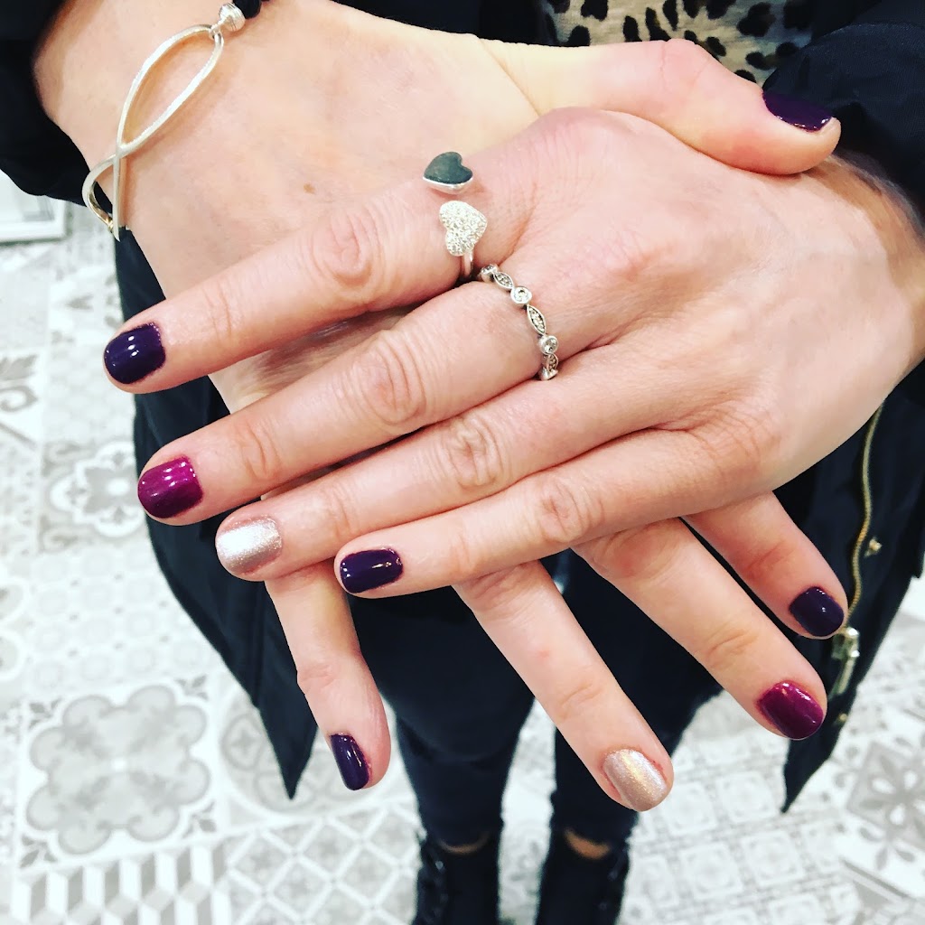 Centre d'estetica Marina Martos — Manicura
