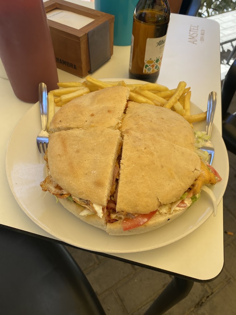 Bocadilleria los tocayos — Del propietario