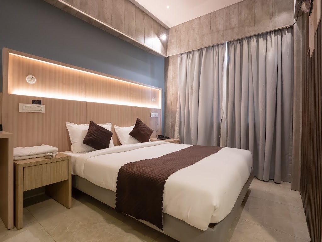 Hotel Grand Seasons