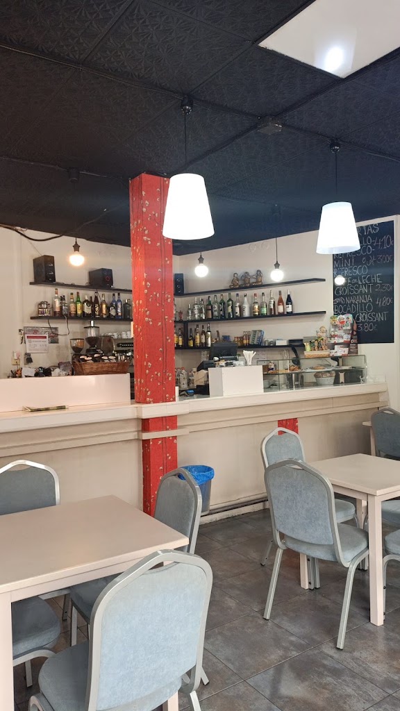 Cafeteria Bar-Restaurant Can Bin — Ambiente