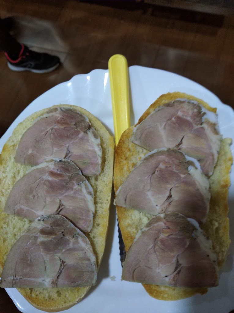 Cafeteria Torre Cruz — Comida y bebida