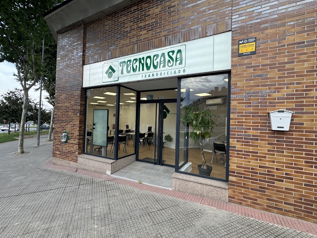 Tecnocasa agencia inmobiliaria — Exterior