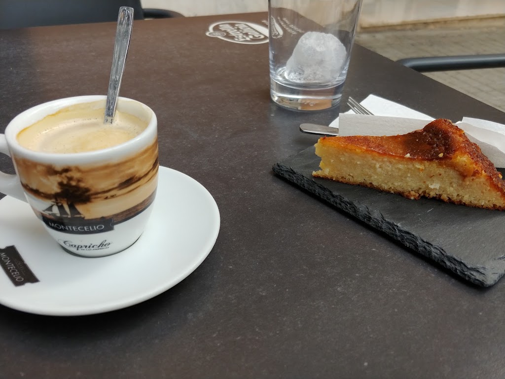 Kati Forn I Cafeteria — Cafe
