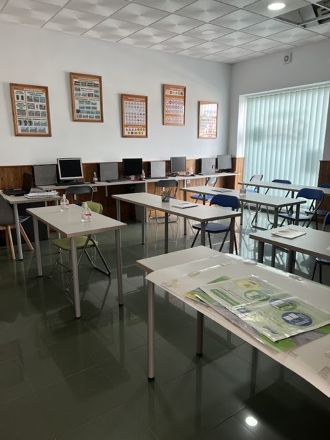 Autoescuelas Conde — Del propietario