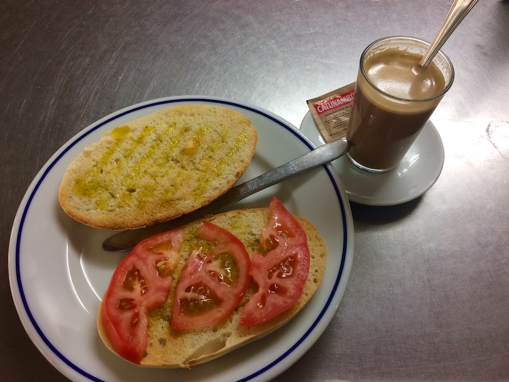 Bar Nuevo Casa Pepe — Comida y bebida