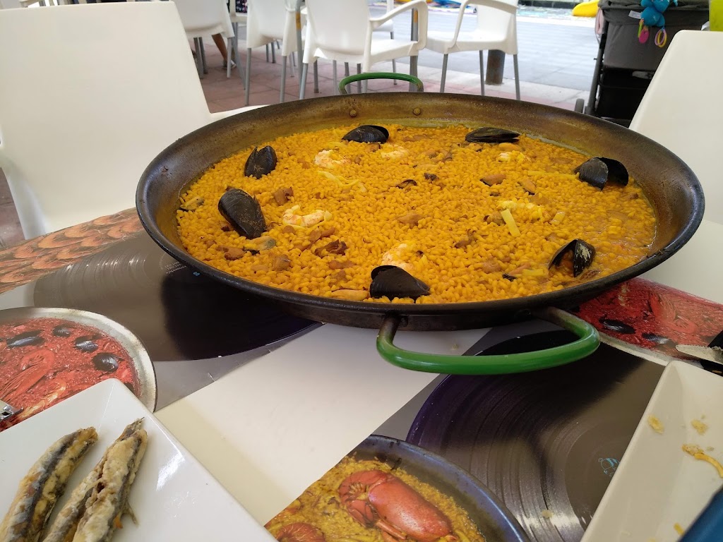 Restaurante COPAS — Comida y bebida