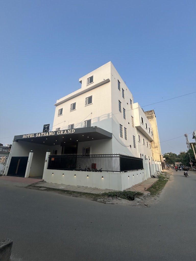 Hotel Satsang Grand