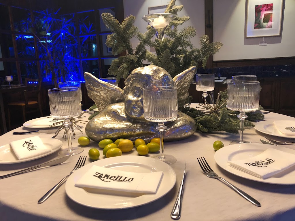 ZARCILLO Restaurante Gourmet — Comida y bebida