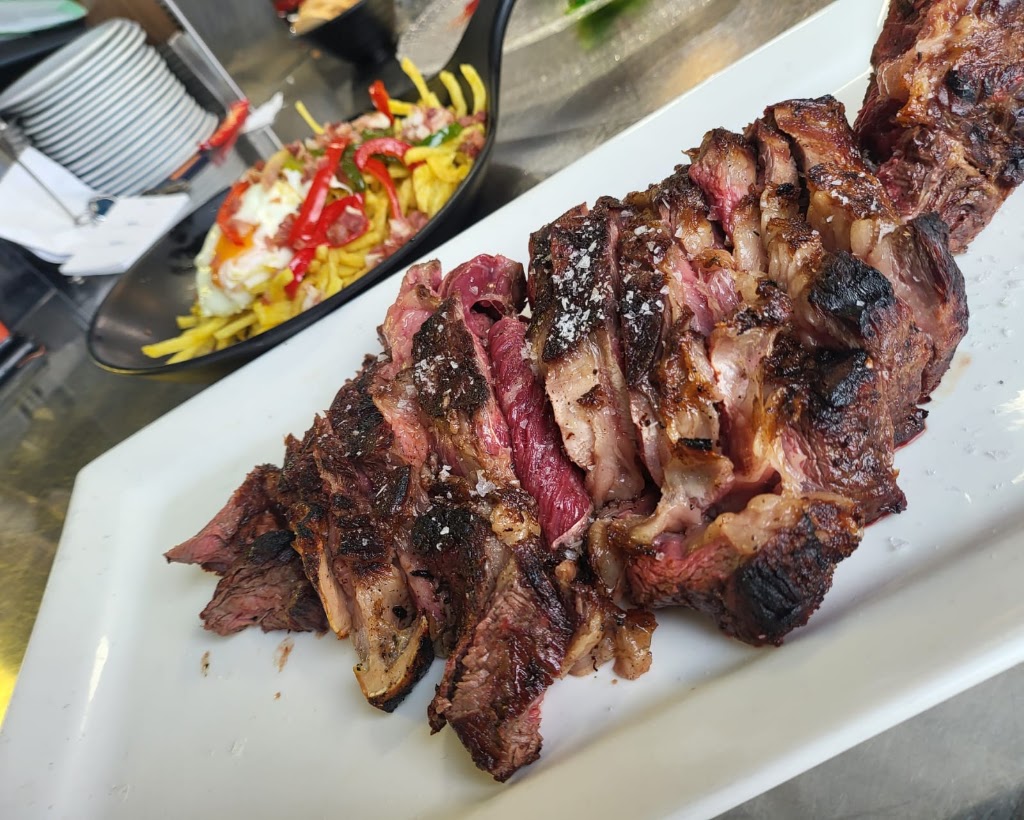 Restaurante chill out Komo — Comida y bebida