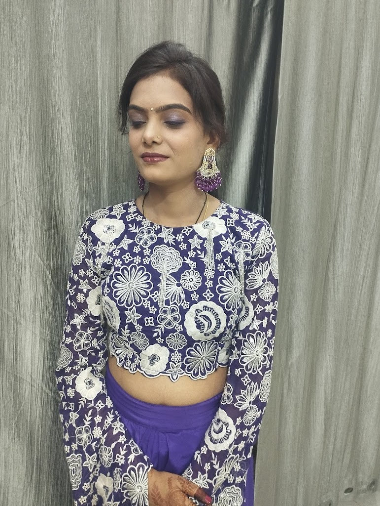 Poonam Beauty Parlour Arang