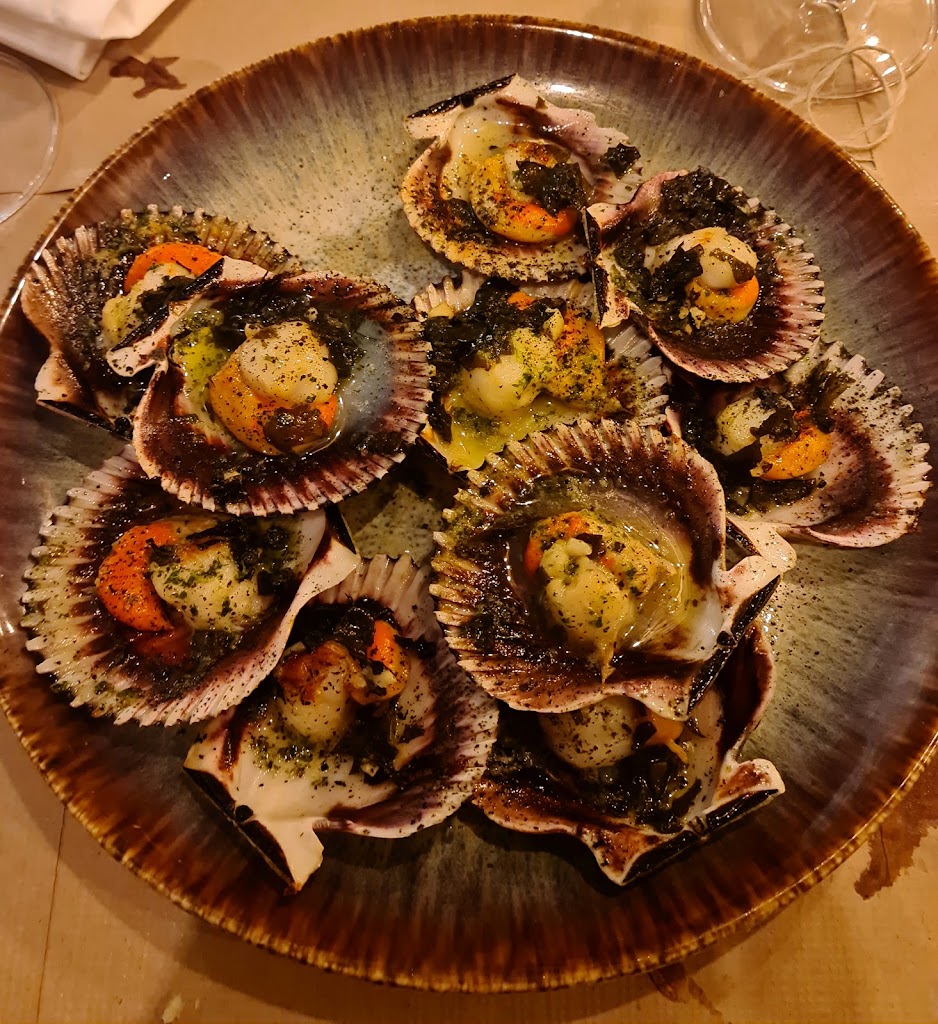La Buhardilla Gastrobar — Comida y bebida