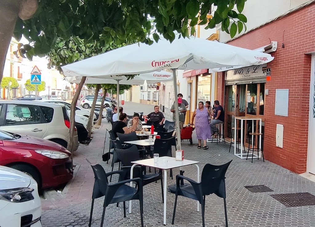 M D & L Bar de Tapas en Utrera — Ambiente