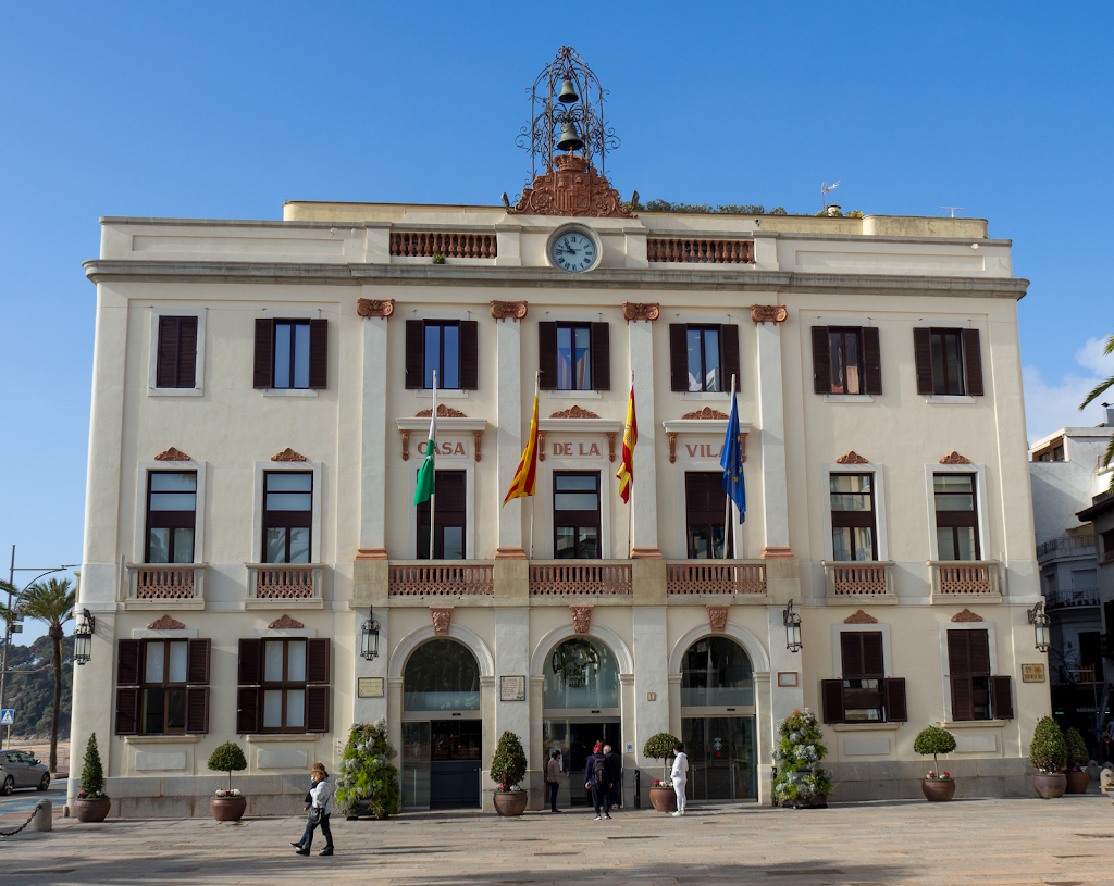 Ayuntamiento de Lloret de Mar — Del propietario