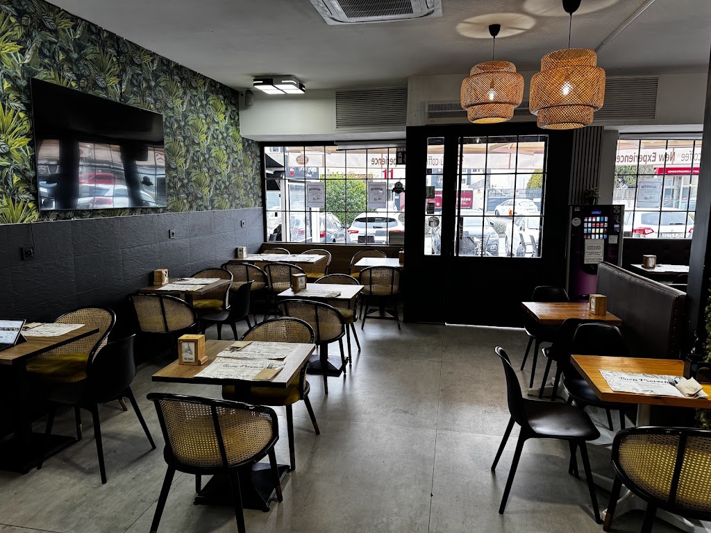 Emalu Coffee New Experience — Ambiente