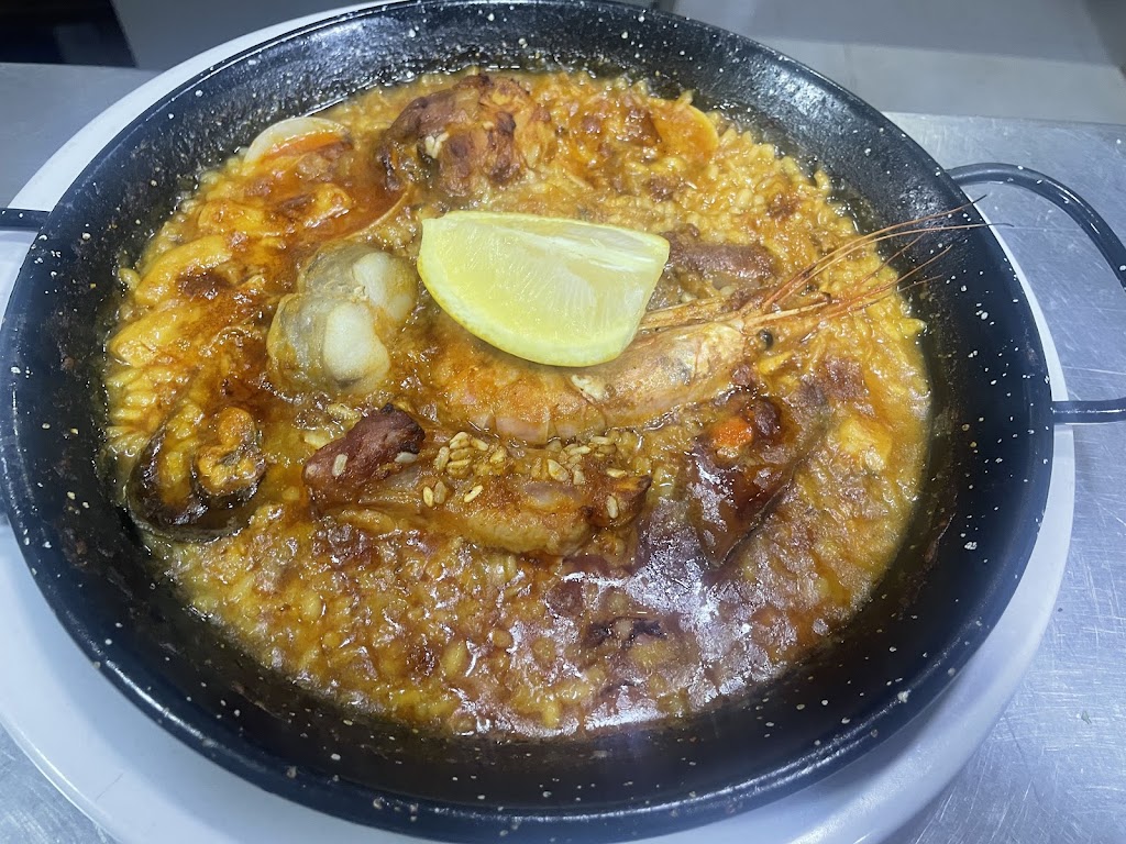 Restaurante Piedra Caliente — Comida y bebida