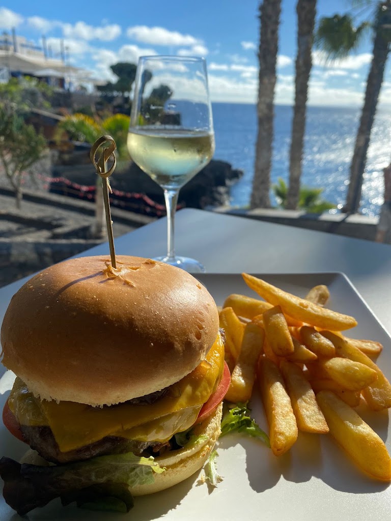 Beers N' Roses Lanzarote — Comida y bebida